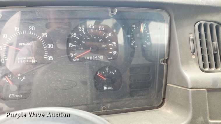 image for item EU9871 2001 Sterling L Line hydrovac truck