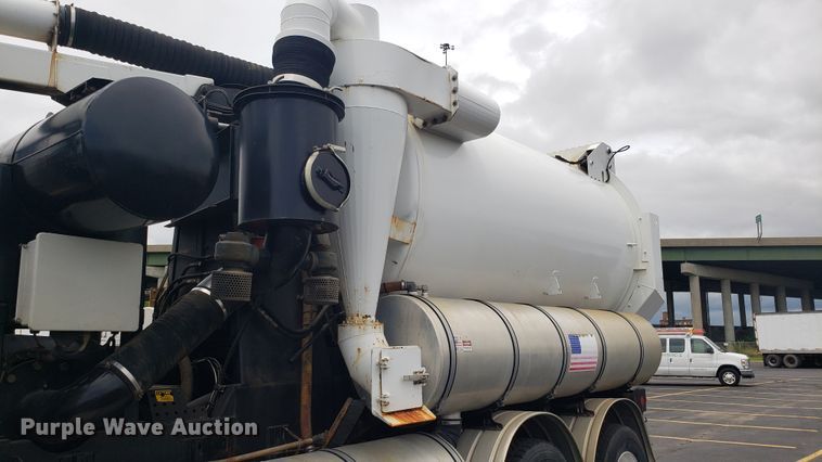 image for item EU9871 2001 Sterling L Line hydrovac truck