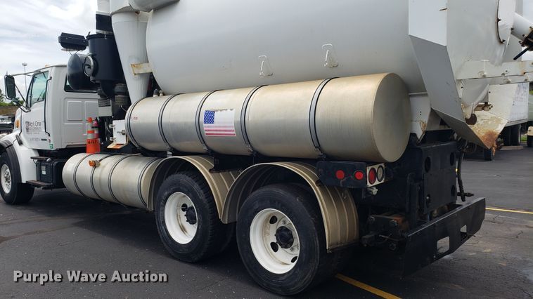 image for item EU9871 2001 Sterling L Line hydrovac truck