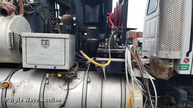 image for item EU9871 2001 Sterling L Line hydrovac truck