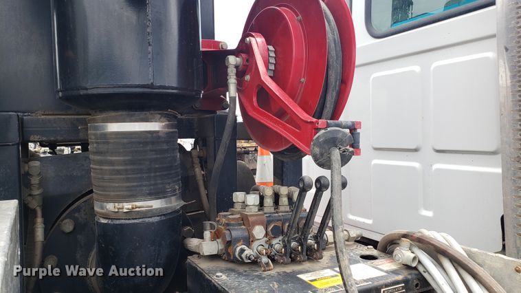 image for item EU9871 2001 Sterling L Line hydrovac truck