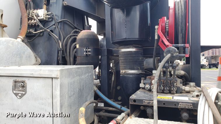 image for item EU9871 2001 Sterling L Line hydrovac truck