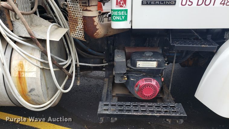 image for item EU9871 2001 Sterling L Line hydrovac truck