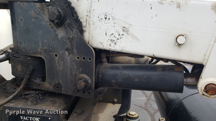 image for item EU9871 2001 Sterling L Line hydrovac truck