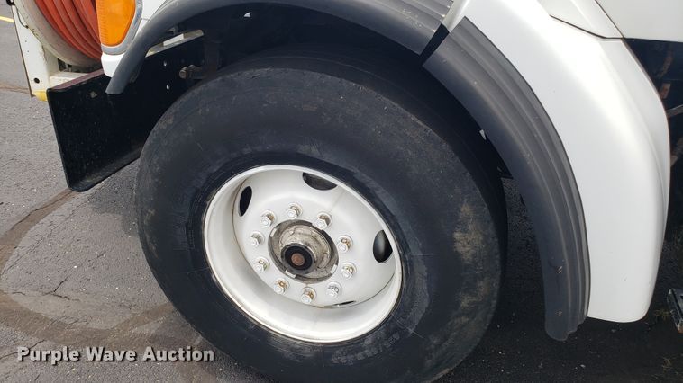 image for item EU9871 2001 Sterling L Line hydrovac truck