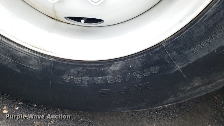 image for item EU9871 2001 Sterling L Line hydrovac truck