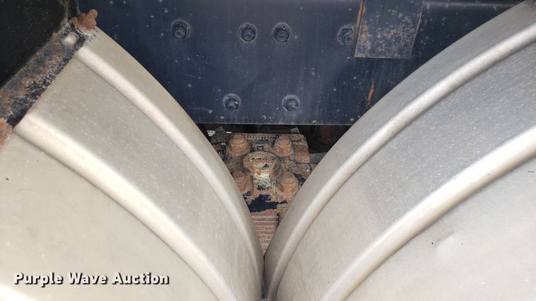 image for item EU9871 2001 Sterling L Line hydrovac truck