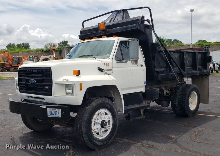 image for item EU9872 1991 Ford F800 dump truck
