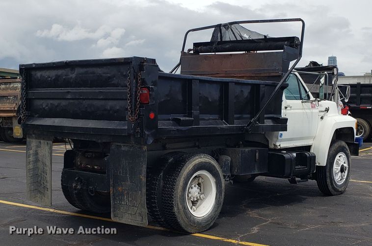 image for item EU9872 1991 Ford F800 dump truck