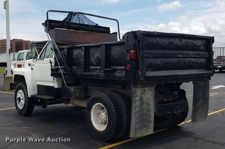 image for item EU9872 1991 Ford F800 dump truck