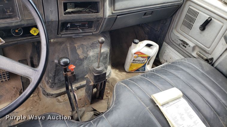 image for item EU9872 1991 Ford F800 dump truck