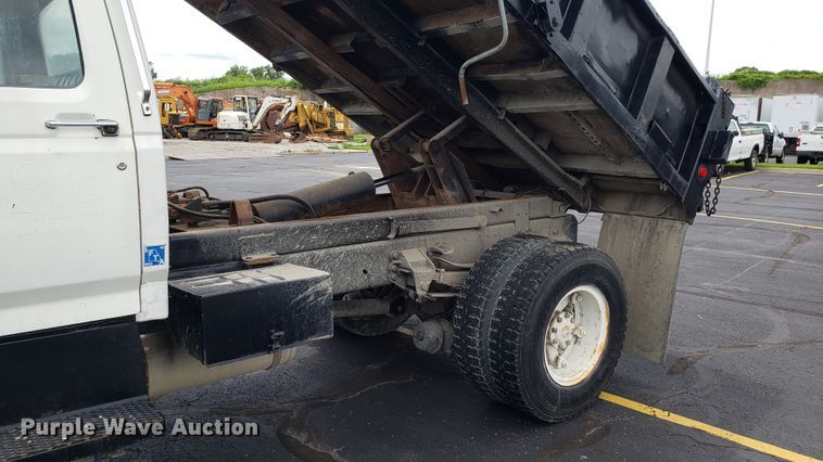 image for item EU9872 1991 Ford F800 dump truck