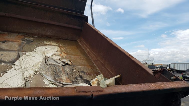 image for item EU9872 1991 Ford F800 dump truck