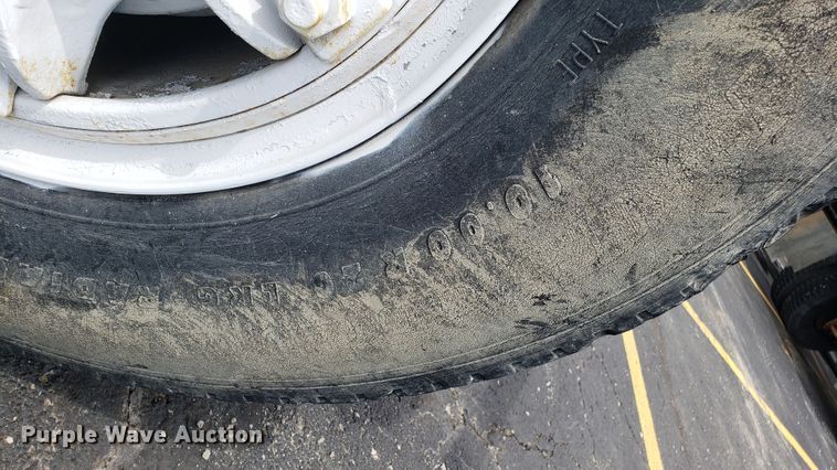 image for item EU9872 1991 Ford F800 dump truck