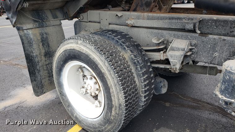 image for item EU9872 1991 Ford F800 dump truck