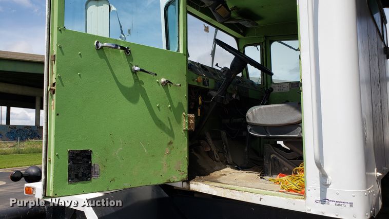 image for item EU9873 1974 Oshkosh F2338-1D3 dump truck