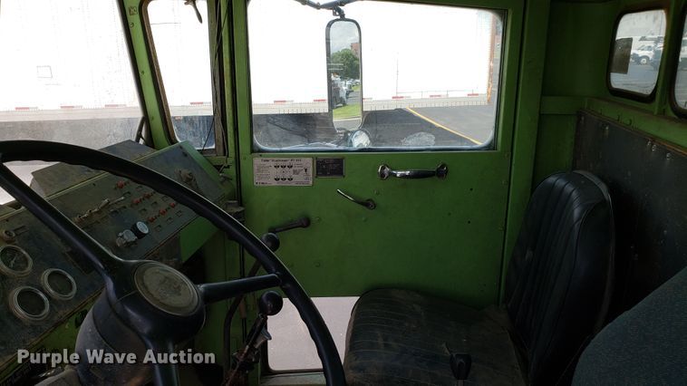 image for item EU9873 1974 Oshkosh F2338-1D3 dump truck