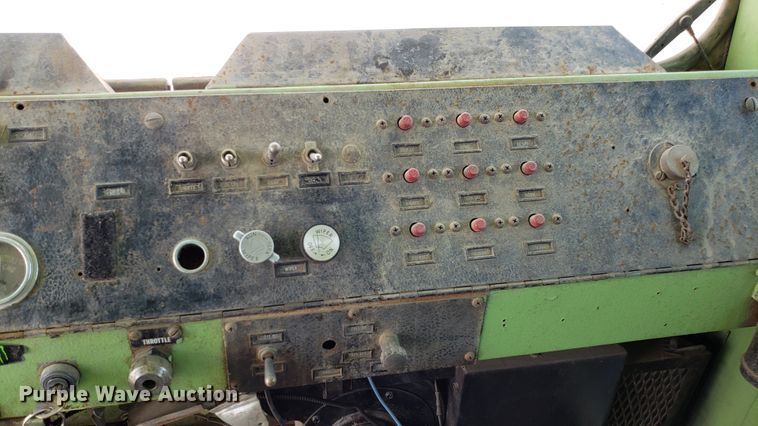 image for item EU9873 1974 Oshkosh F2338-1D3 dump truck