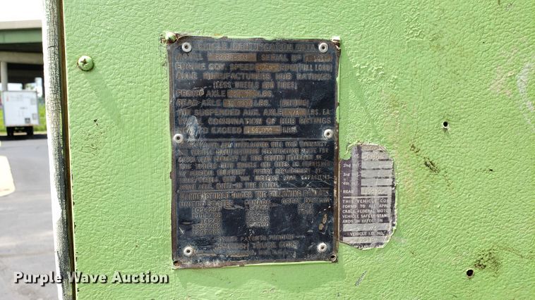 image for item EU9873 1974 Oshkosh F2338-1D3 dump truck