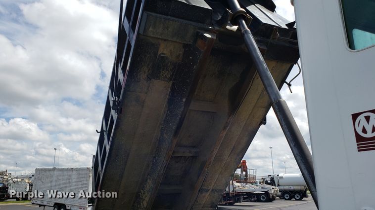 image for item EU9873 1974 Oshkosh F2338-1D3 dump truck