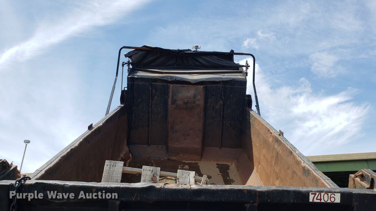 image for item EU9873 1974 Oshkosh F2338-1D3 dump truck
