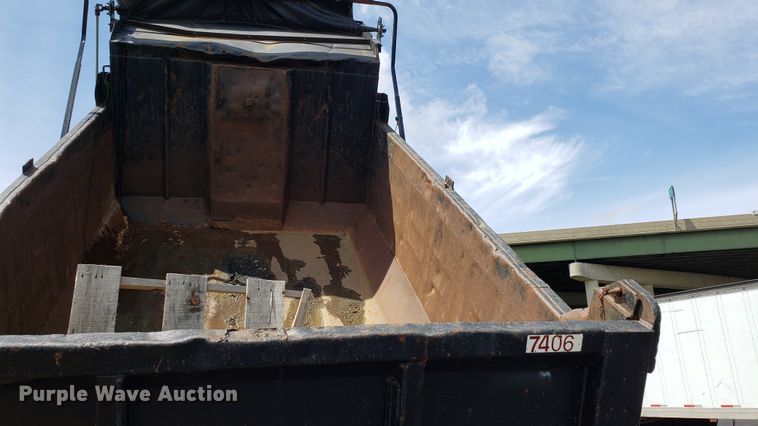 image for item EU9873 1974 Oshkosh F2338-1D3 dump truck