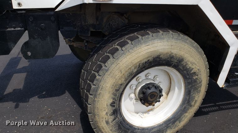 image for item EU9873 1974 Oshkosh F2338-1D3 dump truck