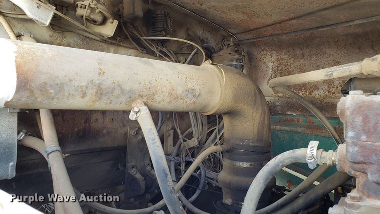 image for item EU9873 1974 Oshkosh F2338-1D3 dump truck