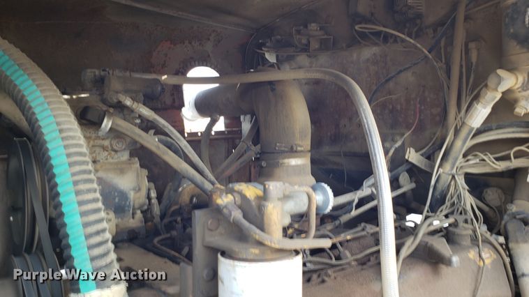 image for item EU9873 1974 Oshkosh F2338-1D3 dump truck