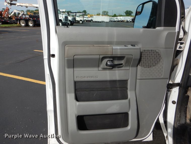 image for item EU9875 2010 Ford E250 van