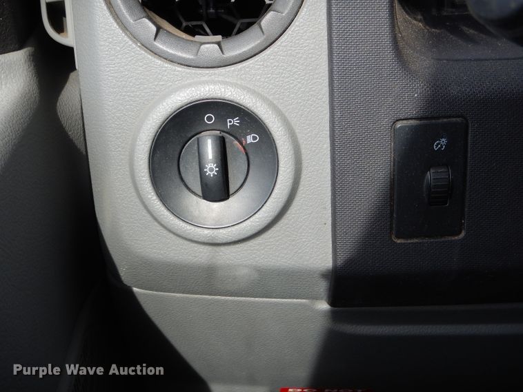 image for item EU9875 2010 Ford E250 van