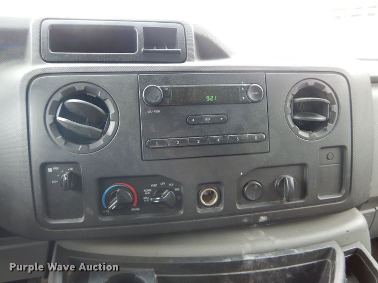 image for item EU9875 2010 Ford E250 van