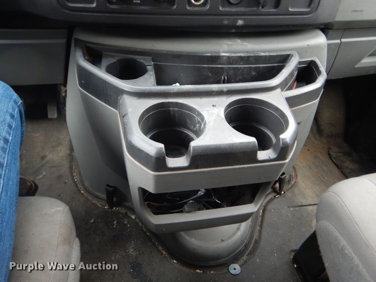 image for item EU9875 2010 Ford E250 van