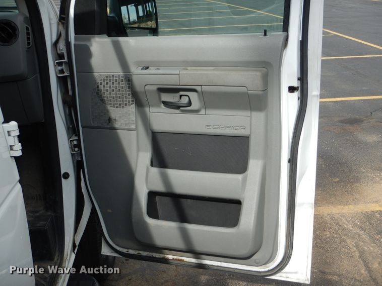 image for item EU9875 2010 Ford E250 van