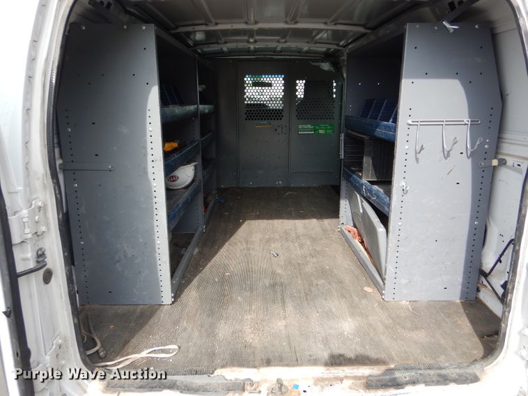 image for item EU9875 2010 Ford E250 van