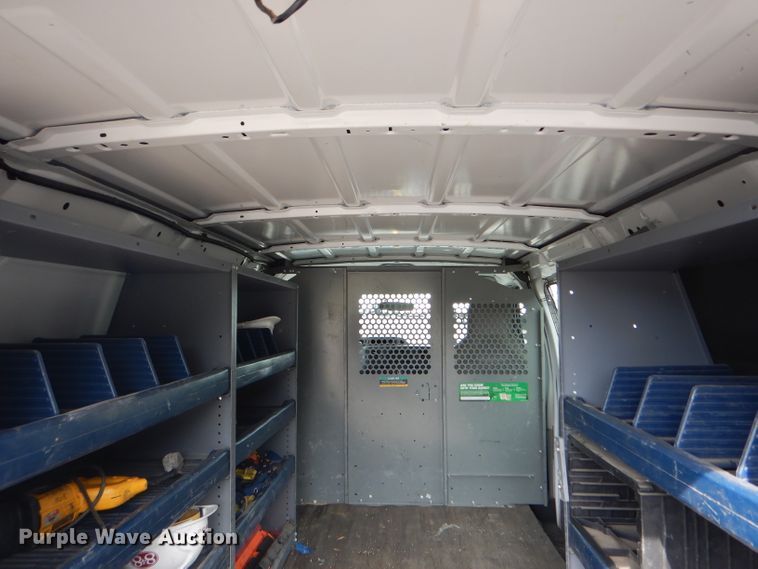 image for item EU9875 2010 Ford E250 van