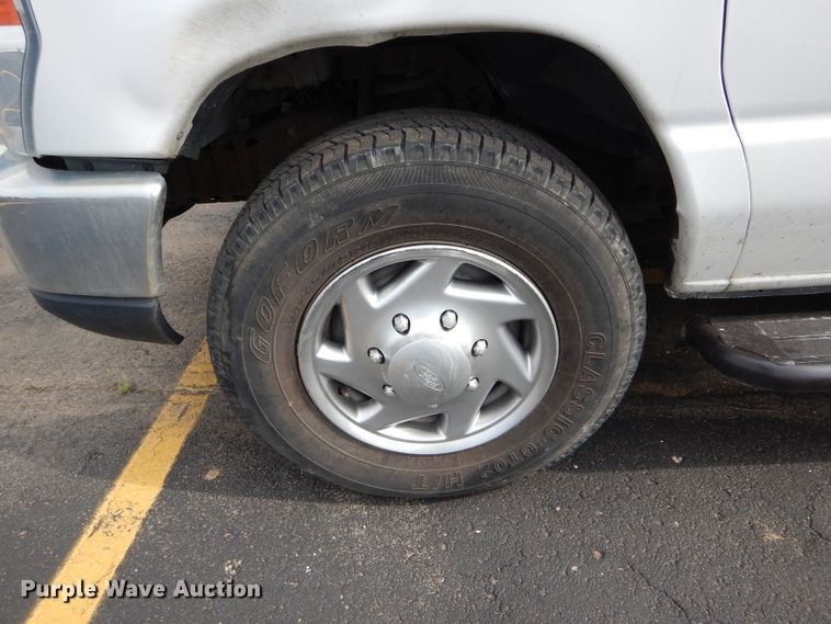 image for item EU9875 2010 Ford E250 van