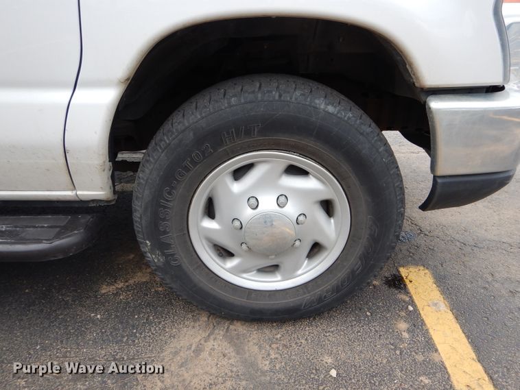 image for item EU9875 2010 Ford E250 van