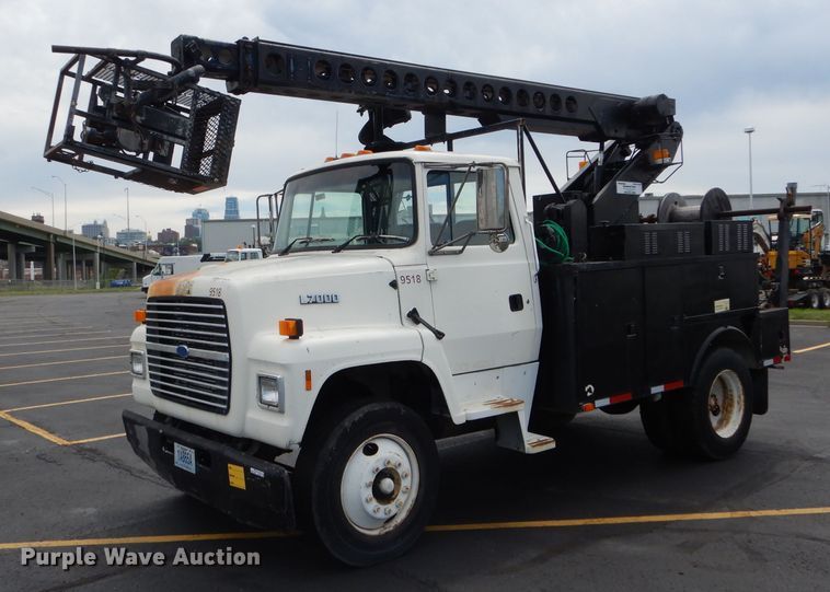 image for item EU9876 1995 Ford L7000 bucket truck