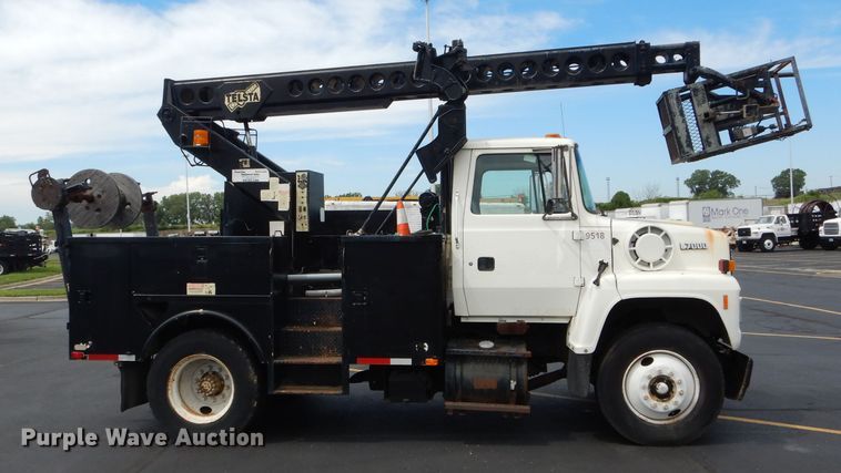 image for item EU9876 1995 Ford L7000 bucket truck