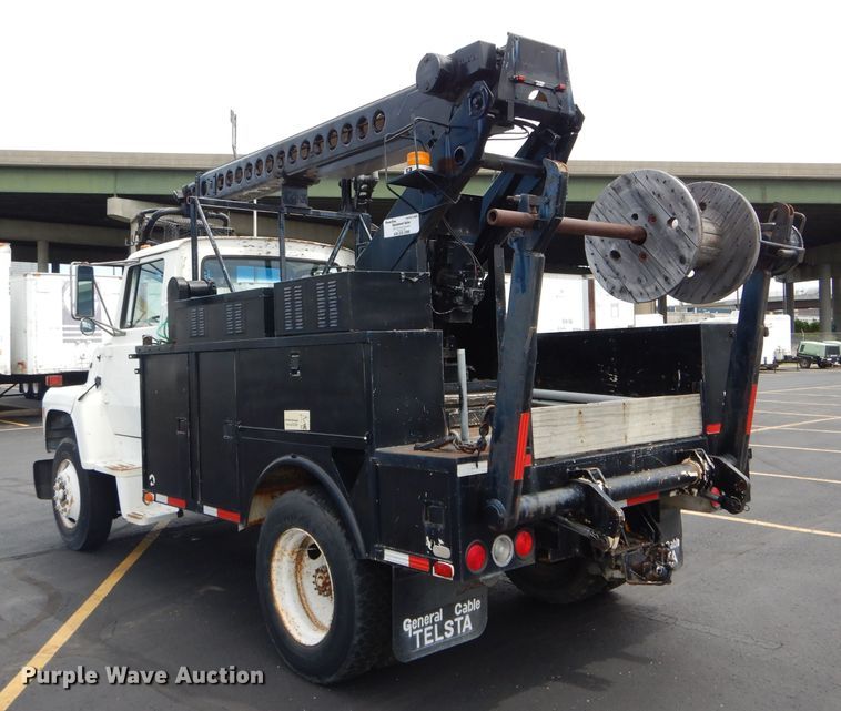 image for item EU9876 1995 Ford L7000 bucket truck