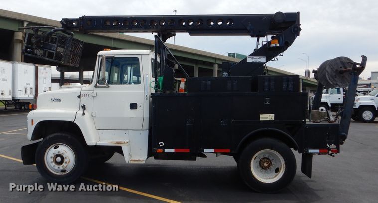 image for item EU9876 1995 Ford L7000 bucket truck