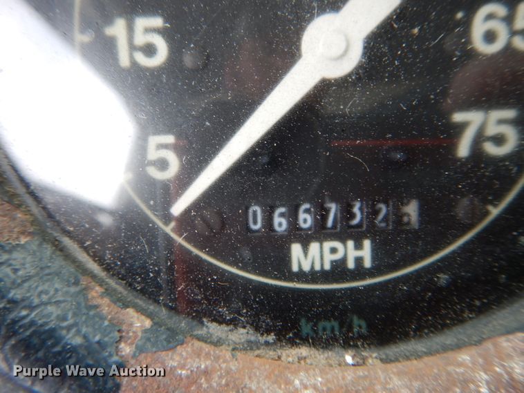 image for item EU9876 1995 Ford L7000 bucket truck