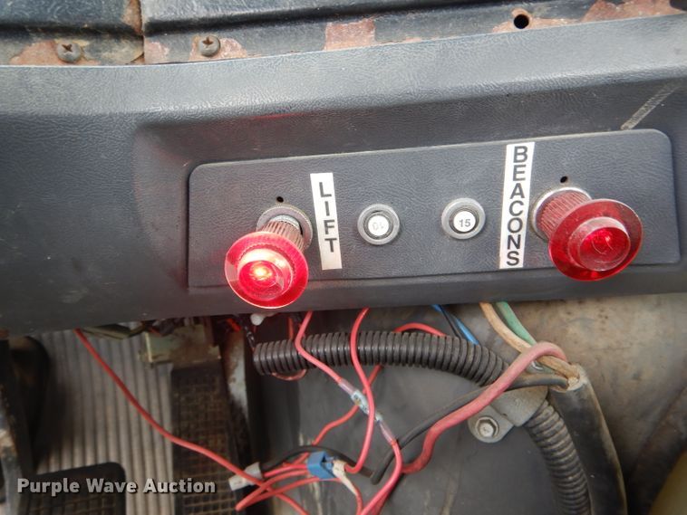 image for item EU9876 1995 Ford L7000 bucket truck