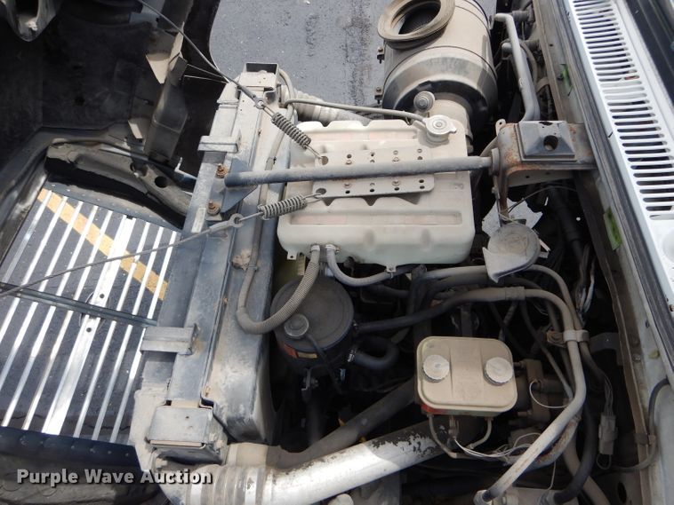 image for item EU9876 1995 Ford L7000 bucket truck