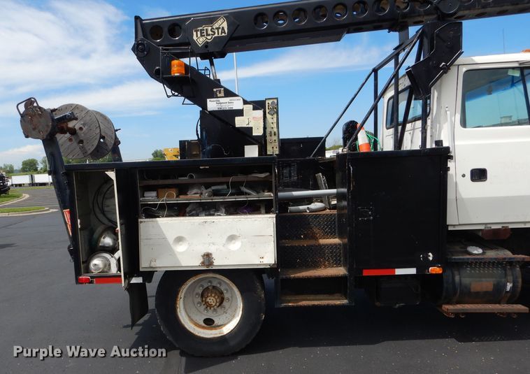 image for item EU9876 1995 Ford L7000 bucket truck