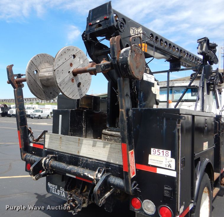 image for item EU9876 1995 Ford L7000 bucket truck