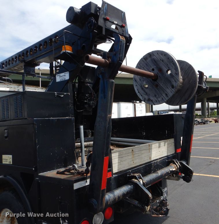 image for item EU9876 1995 Ford L7000 bucket truck