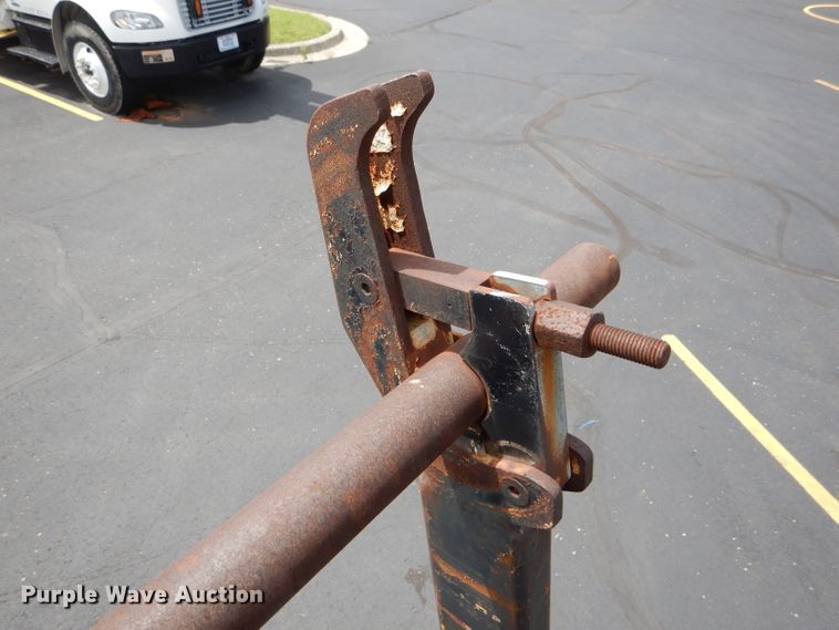 image for item EU9876 1995 Ford L7000 bucket truck