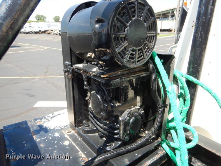 image for item EU9876 1995 Ford L7000 bucket truck